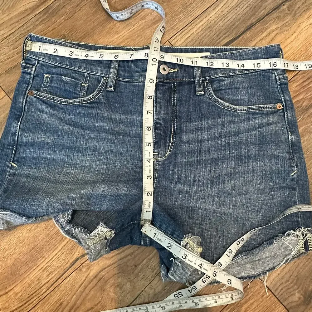 PILCRO Anthropologie slim boyfriend denim shorts cuff raw‎ hem midrise Womans 29